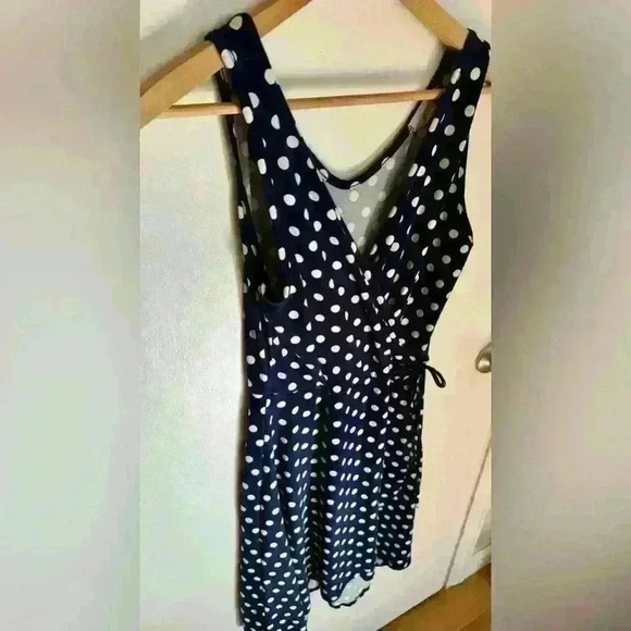Wrap dress in polka dot navy and white by Caution To The Wind size Medium - Picture 5 of 13